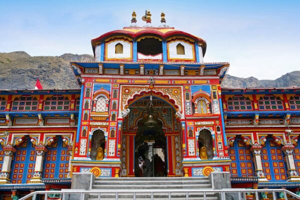 हेलीकॉप्टर हादसे ने खोली हेलीपैड की पोल: बदरीनाथ में सुरक्षा चूक, अप्रशिक्षित स्टाफ और अव्यवस्था पर डीजीसीए सख्त